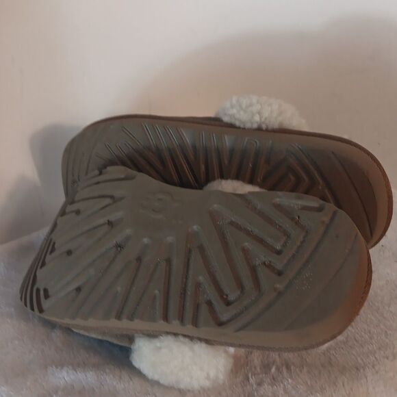UGG Tan Suede Slippers with Cream Shearling - Picture 4 of 5